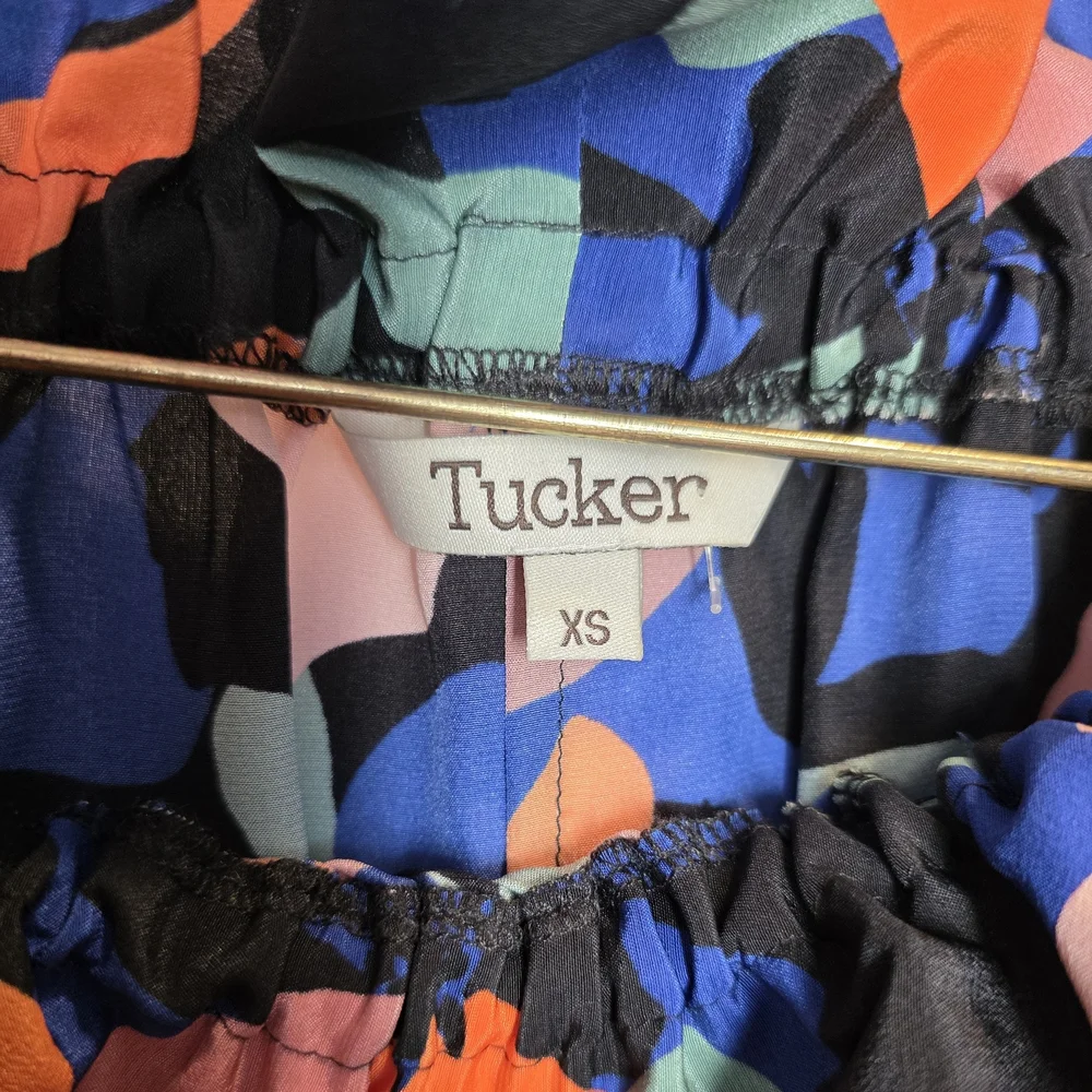 Tucker 100% Silk Floral Off Shoulder Blouse XS Boho Summer Festival Top - Picture 4 of 9